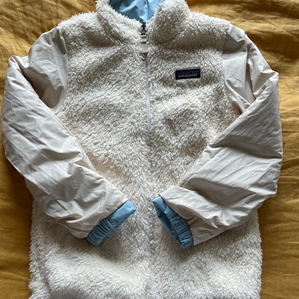 Patagonia Cream and Light Blue Fleece Pullover